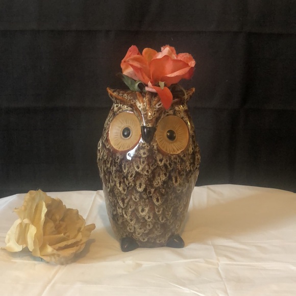 Owl pottery vase: 10” EUC, water tight - no chips no cracks